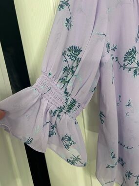 cinq a sept Lavender Floral V-Neck Button Blouse size L